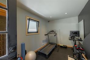 5546 Woodland Cres — listing photo 53 of 77