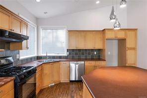 2426 Selwyn Rd — listing photo 13 of 33
