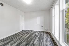 2426 Selwyn Rd — listing photo 18 of 33