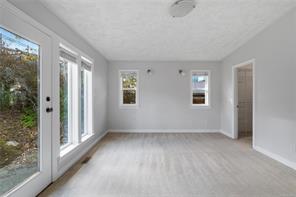 2426 Selwyn Rd — listing photo 19 of 33
