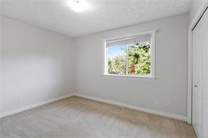 2426 Selwyn Rd — listing photo 25 of 33