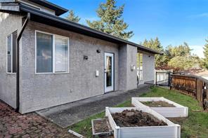 2426 Selwyn Rd — listing photo 31 of 33