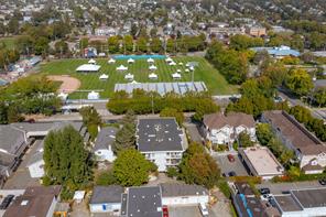 203 1039 Caledonia Ave, Victoria