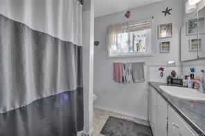 2935 Colwood Rd — listing photo 17 of 34