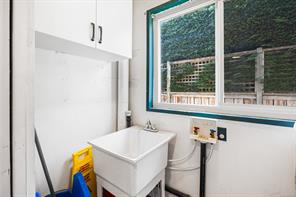 739 Marchmont Rd — listing photo 16 of 43