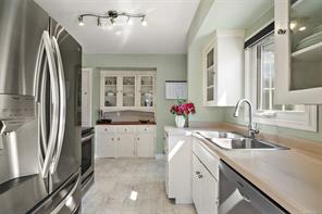 81 Logan Ave — listing photo 14 of 41