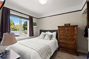 81 Logan Ave — listing photo 17 of 41