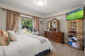 81 Logan Ave — listing photo 19 of 41
