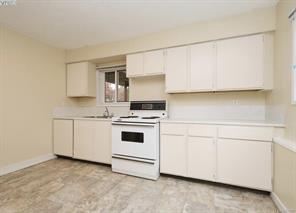 540 Whiteside St — listing photo 16 of 22