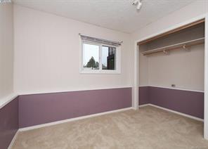 540 Whiteside St — listing photo 17 of 22