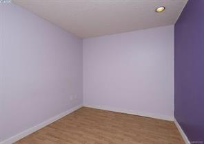 540 Whiteside St — listing photo 19 of 22