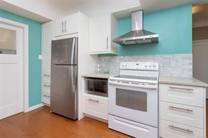 1118 Tolmie Ave — listing photo 15 of 36