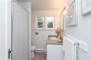 1118 Tolmie Ave — listing photo 23 of 36
