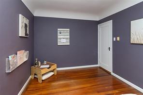 1118 Tolmie Ave — listing photo 25 of 36
