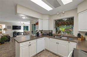 1492 Hyacinthe Bay Rd — listing photo 18 of 58