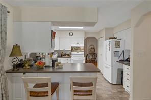 1492 Hyacinthe Bay Rd — listing photo 19 of 58
