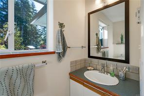 1492 Hyacinthe Bay Rd — listing photo 30 of 58