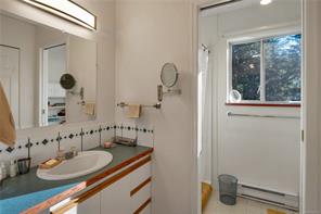 1492 Hyacinthe Bay Rd — listing photo 43 of 58