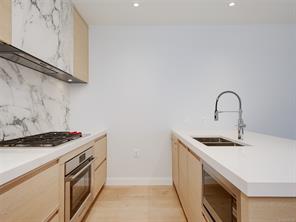 210-1916 Oak Bay Ave — listing photo 15 of 31