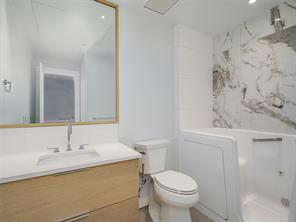 210-1916 Oak Bay Ave — listing photo 25 of 31