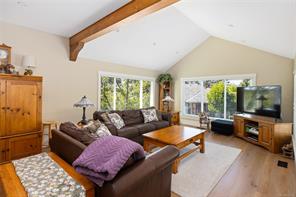 1988 Maple Bay Rd — listing photo 14 of 64