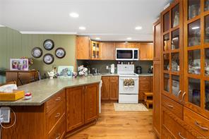 1988 Maple Bay Rd — listing photo 40 of 64