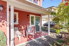8 Stoneridge Dr — listing photo 31 of 33
