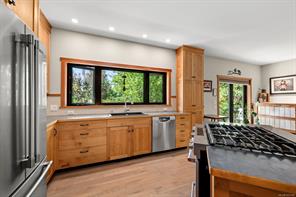 10225 Greenhill Rd — listing photo 19 of 96