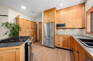 10225 Greenhill Rd — listing photo 21 of 96