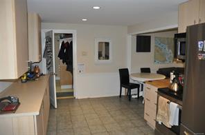 4719 West Saanich Rd — listing photo 14 of 35