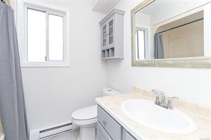 899 Cecil Blogg Dr — listing photo 16 of 25