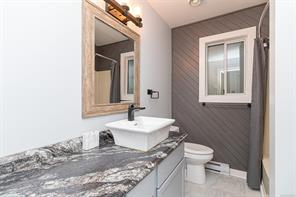899 Cecil Blogg Dr — listing photo 18 of 25