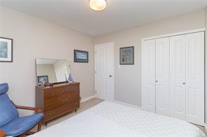 1025 Waverly Terr — listing photo 16 of 38