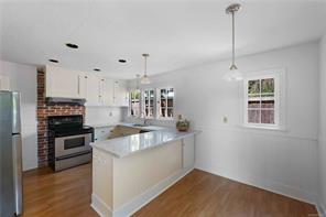 1562 Richardson St — listing photo 15 of 61