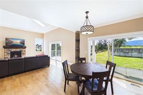 5751 Linyard Rd — listing photo 17 of 56