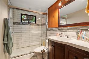 8595 Glenview Rd — listing photo 22 of 48