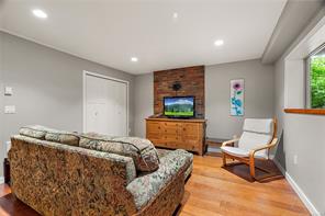 8595 Glenview Rd — listing photo 30 of 48