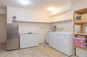 421 Walker Ave — listing photo 52 of 68