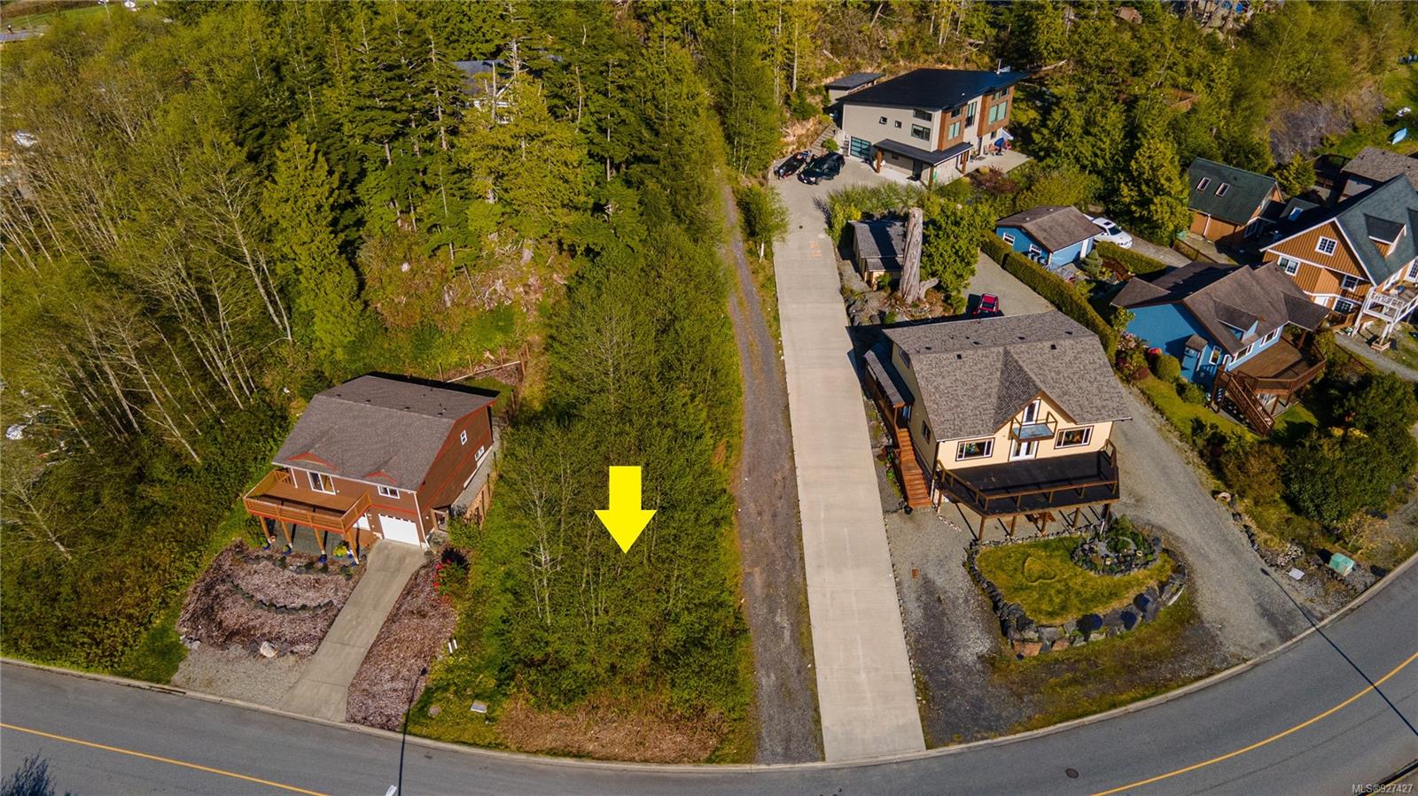 $379,000 - 338 Pacific Cres<br>Ucluelet, British Columbia, V0R 3A0