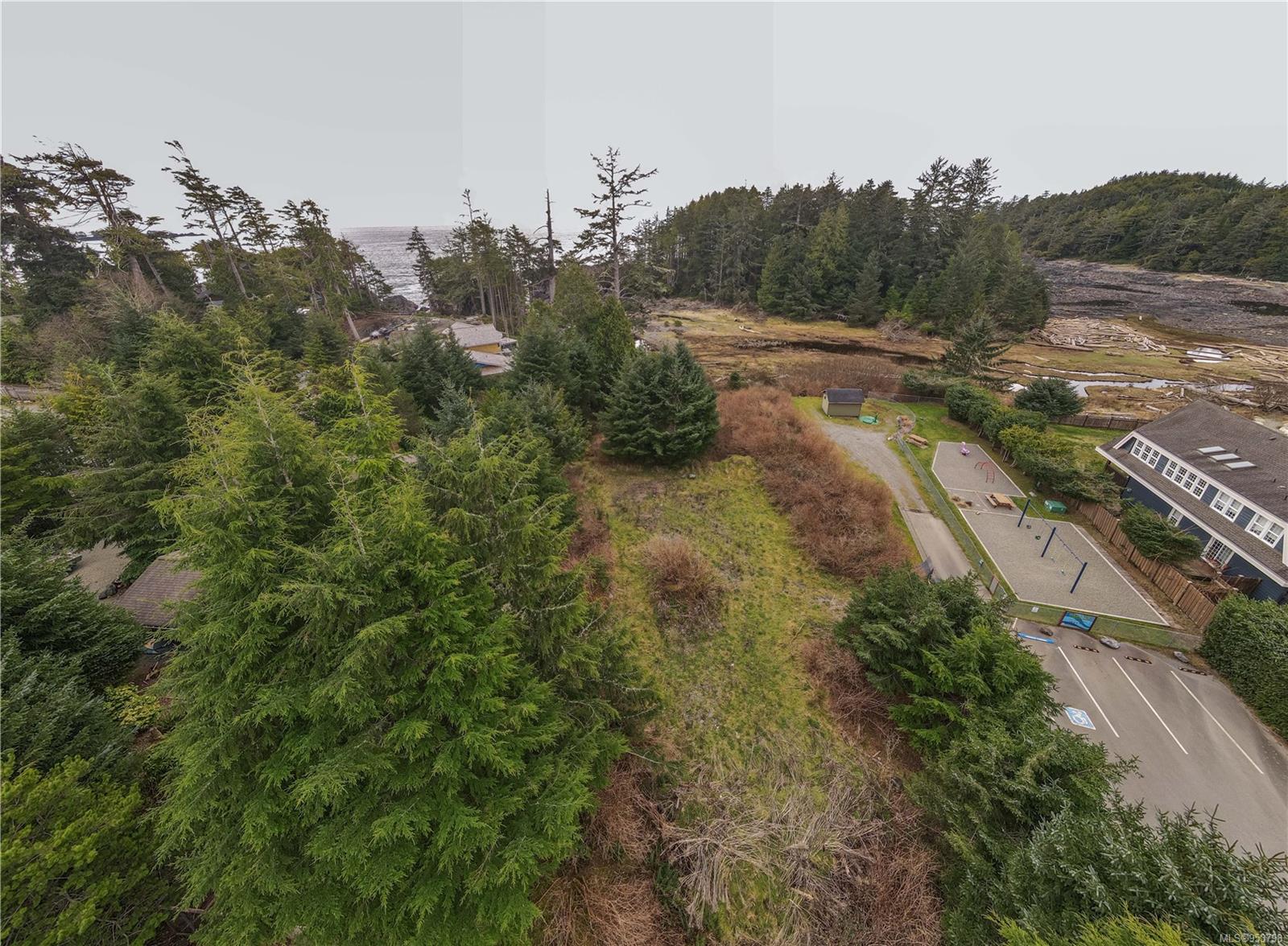 $898,000 - 912 Barkley Pl<br>Ucluelet, British Columbia, V0R 3A0