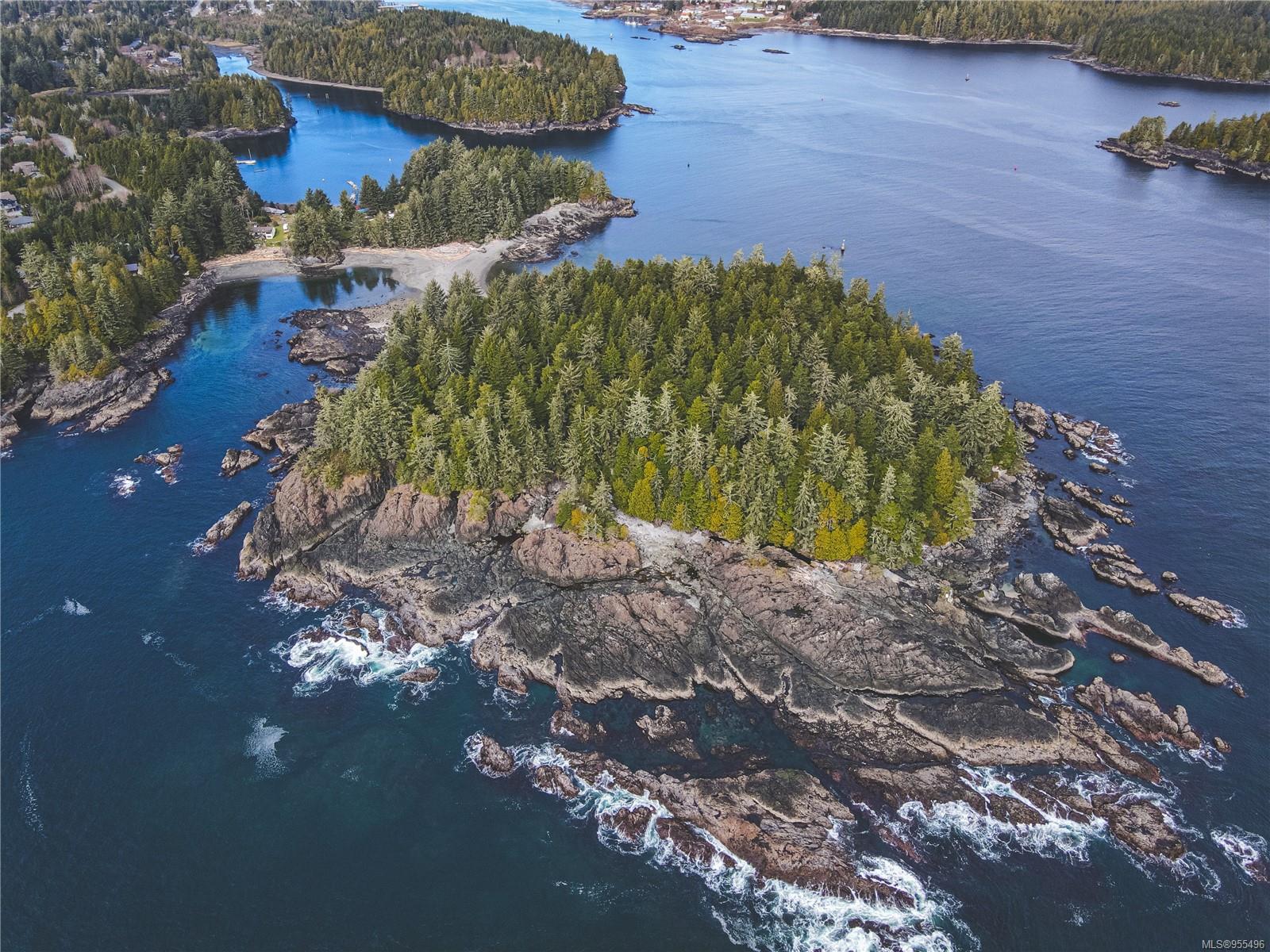 $2,900,000 - 0 Francis Island<br>Ucluelet, British Columbia, V0R 3A0