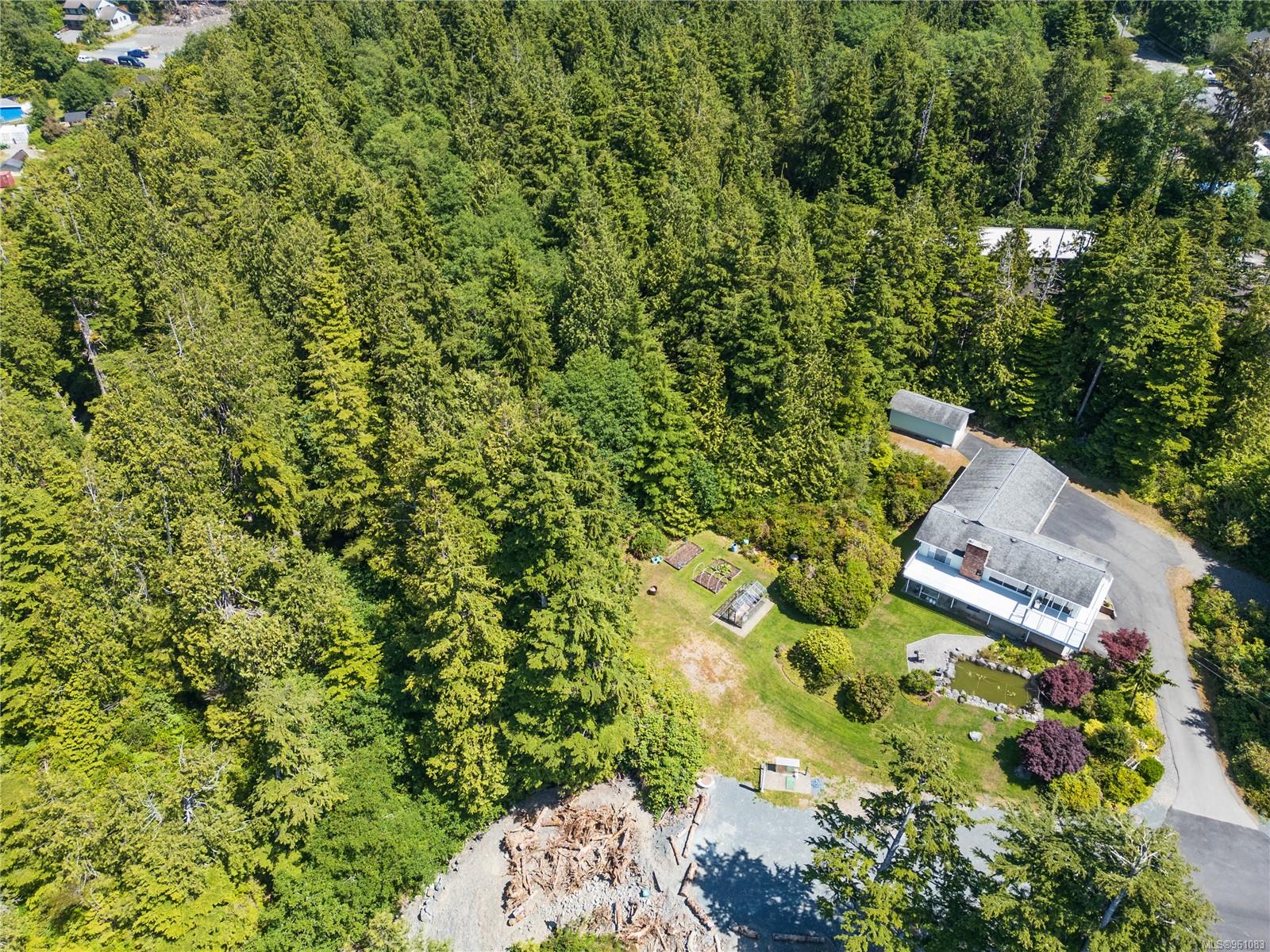 $2,199,000 - 270 Cedar St<br>Tofino, British Columbia, V0R 2Z0