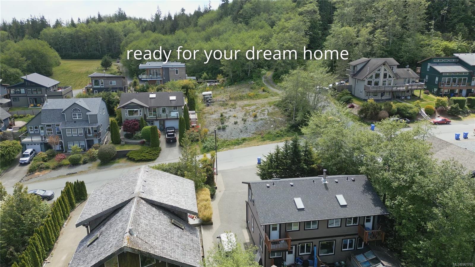 $822,000 - 603 Pfeiffer Cres<br>Tofino, British Columbia, V0R 2Z0