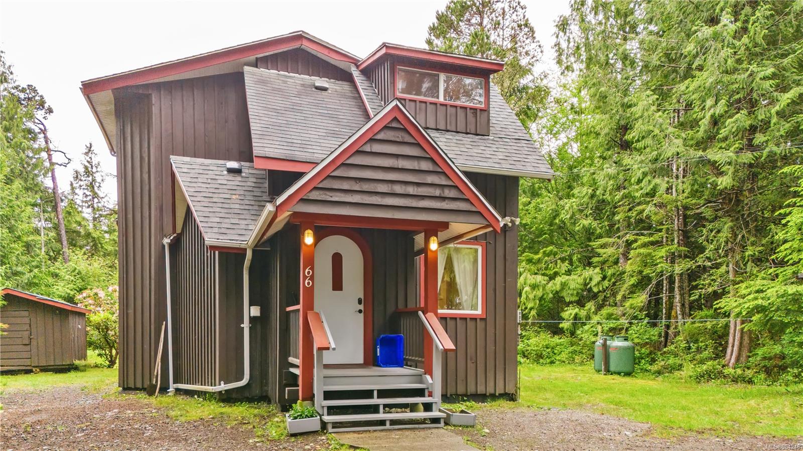 $849,000 - 66 Sutton Rd<br>Ucluelet, British Columbia, V0R 3A0