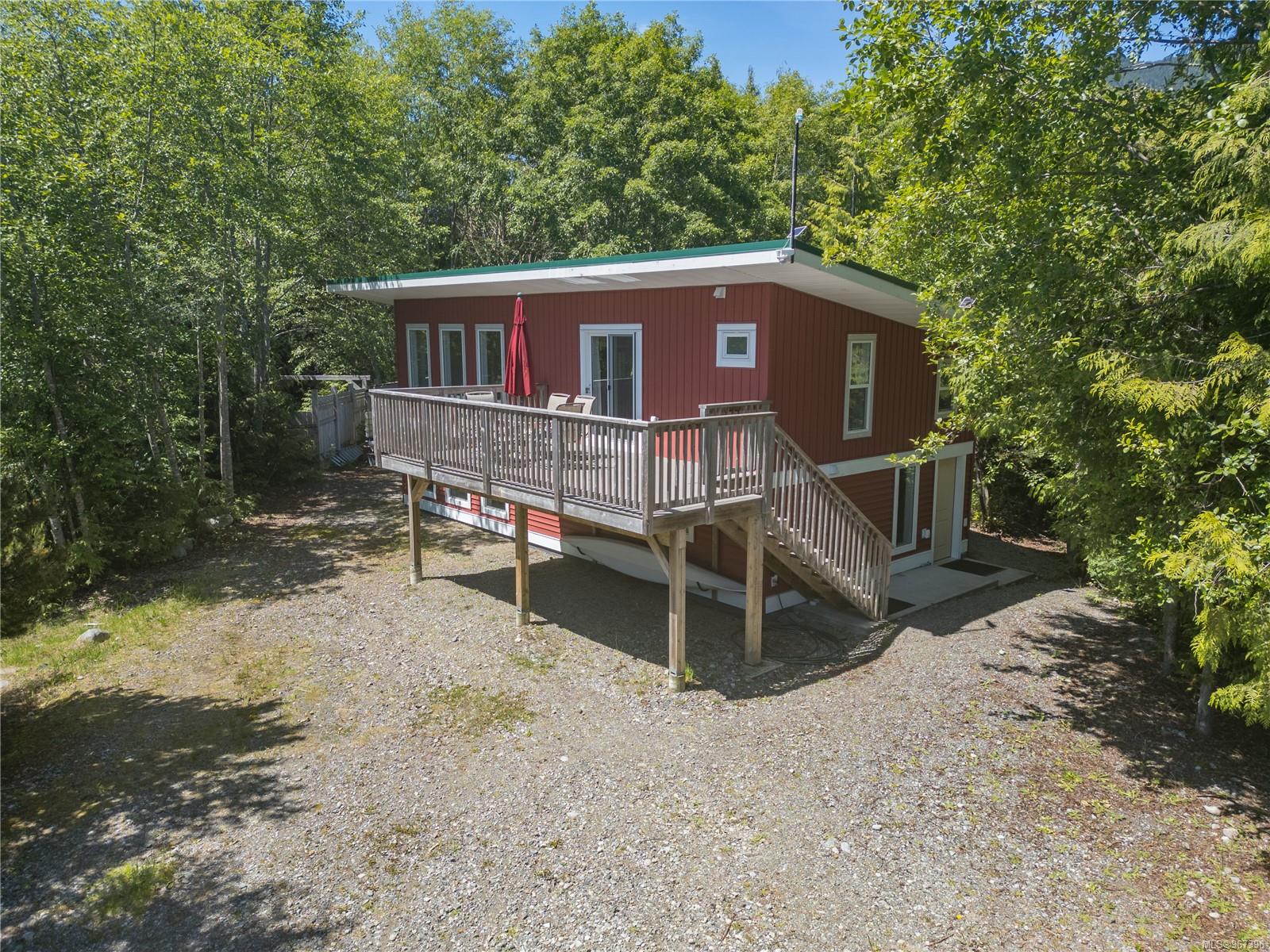 $360,000 - 1145 Seventh Ave<br>Ucluelet, British Columbia, V0R 3A0