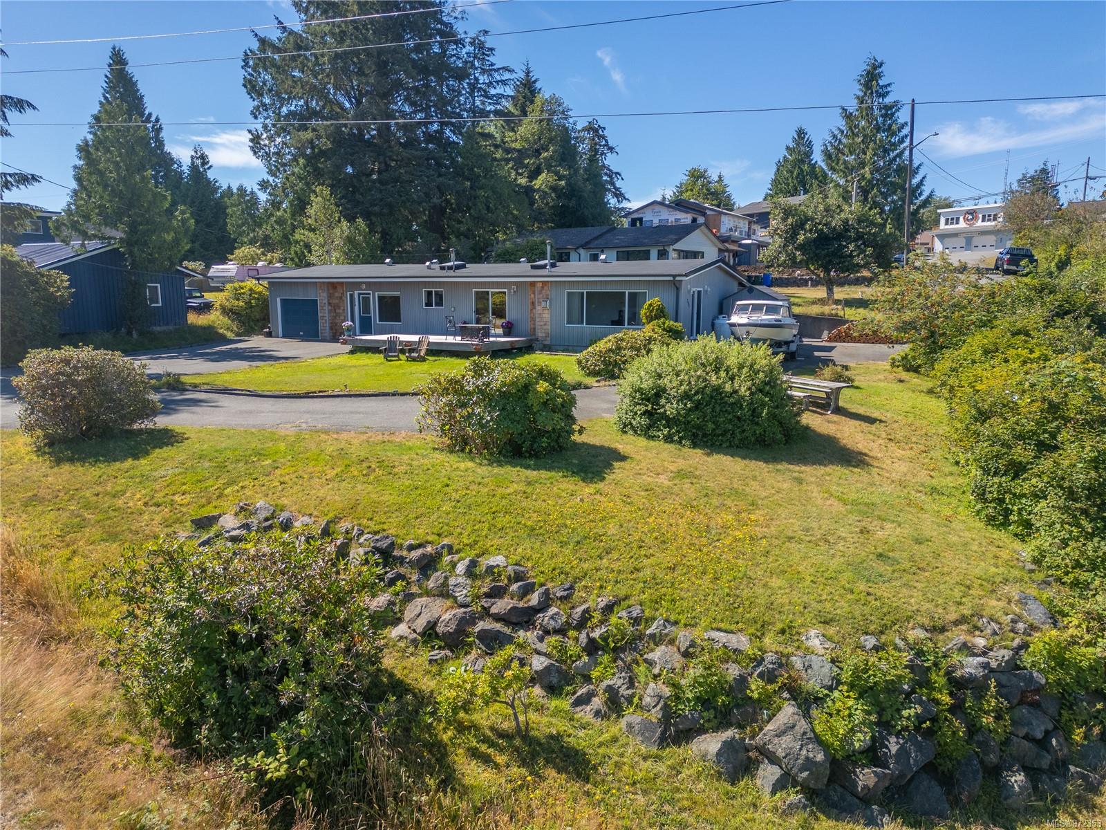 $929,000 - 204 Birch St<br>Ucluelet, British Columbia, V0R 3A0