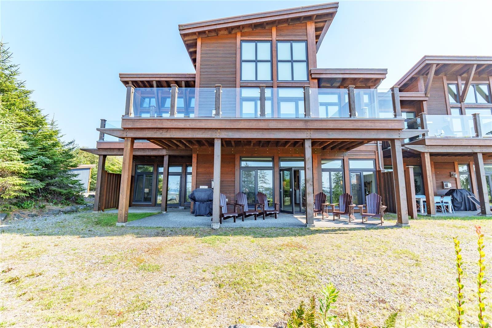 $1,440,000 - 515 Marine Dr<br>Ucluelet, British Columbia, V0R 3A0