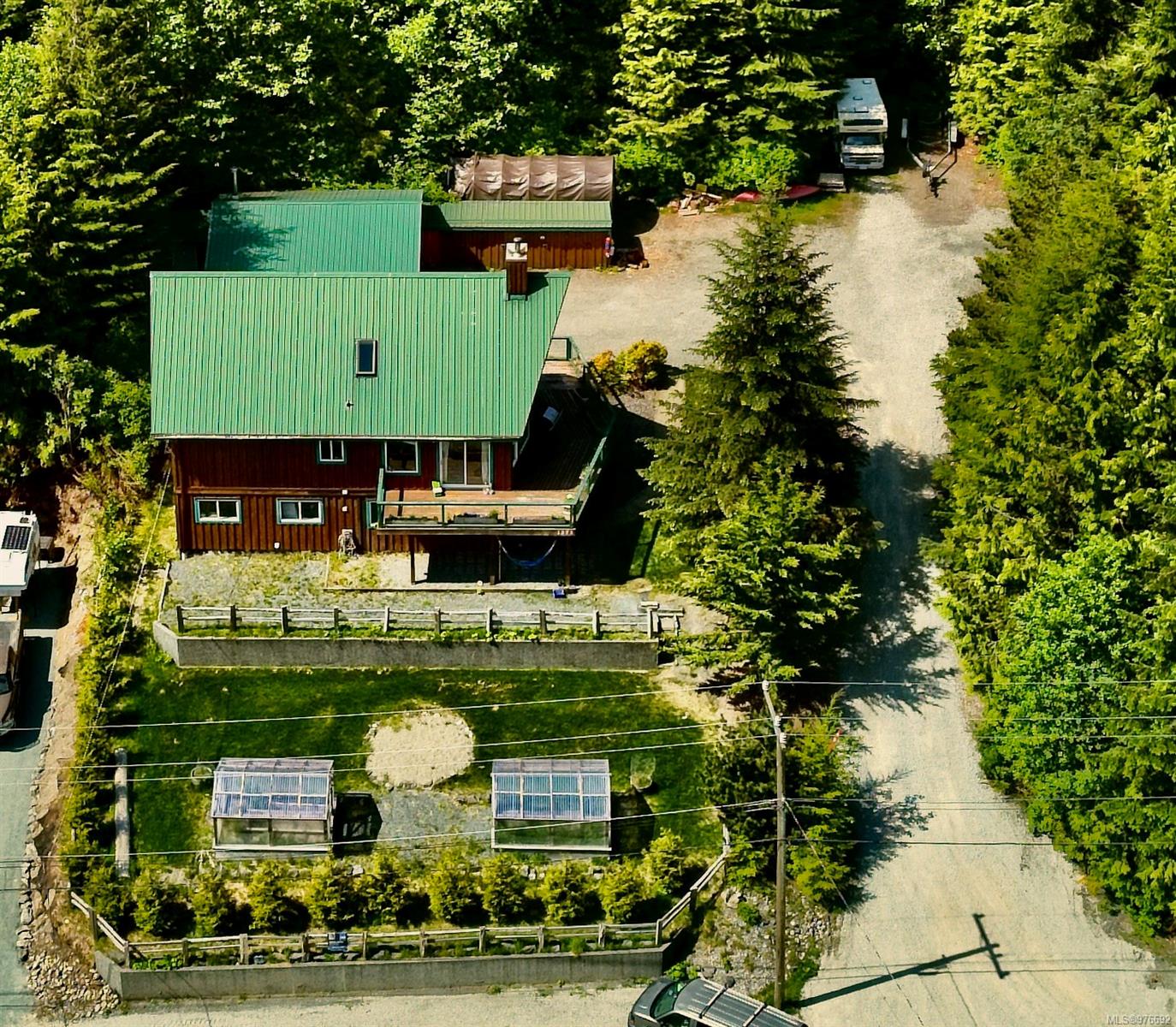 $980,000 - 1373 Victoria Rd<br>Ucluelet, British Columbia, V0R 3A0