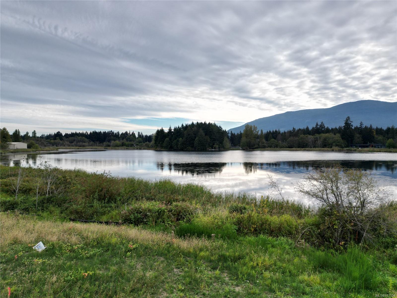 $1,650,000 - 3801 Shenton Rd<br>British Columbia, V9T 2H1