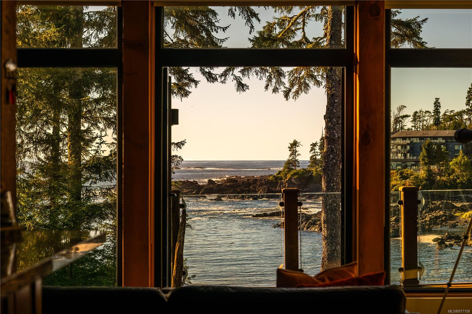 $1,295,000 - 554 Marine Dr<br>Ucluelet, British Columbia, V0R 3A0